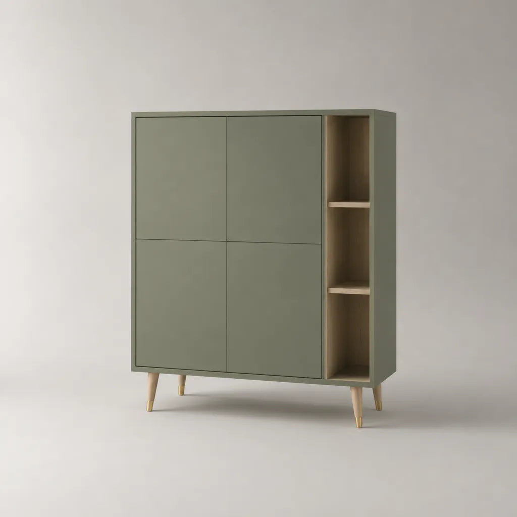 Credenza alta rettangolare a 4 ante con 3 vani aperti in MDF melaminico e legno, verde salvia, rovere naturale e ottone, 120 x 40 x 140 cm